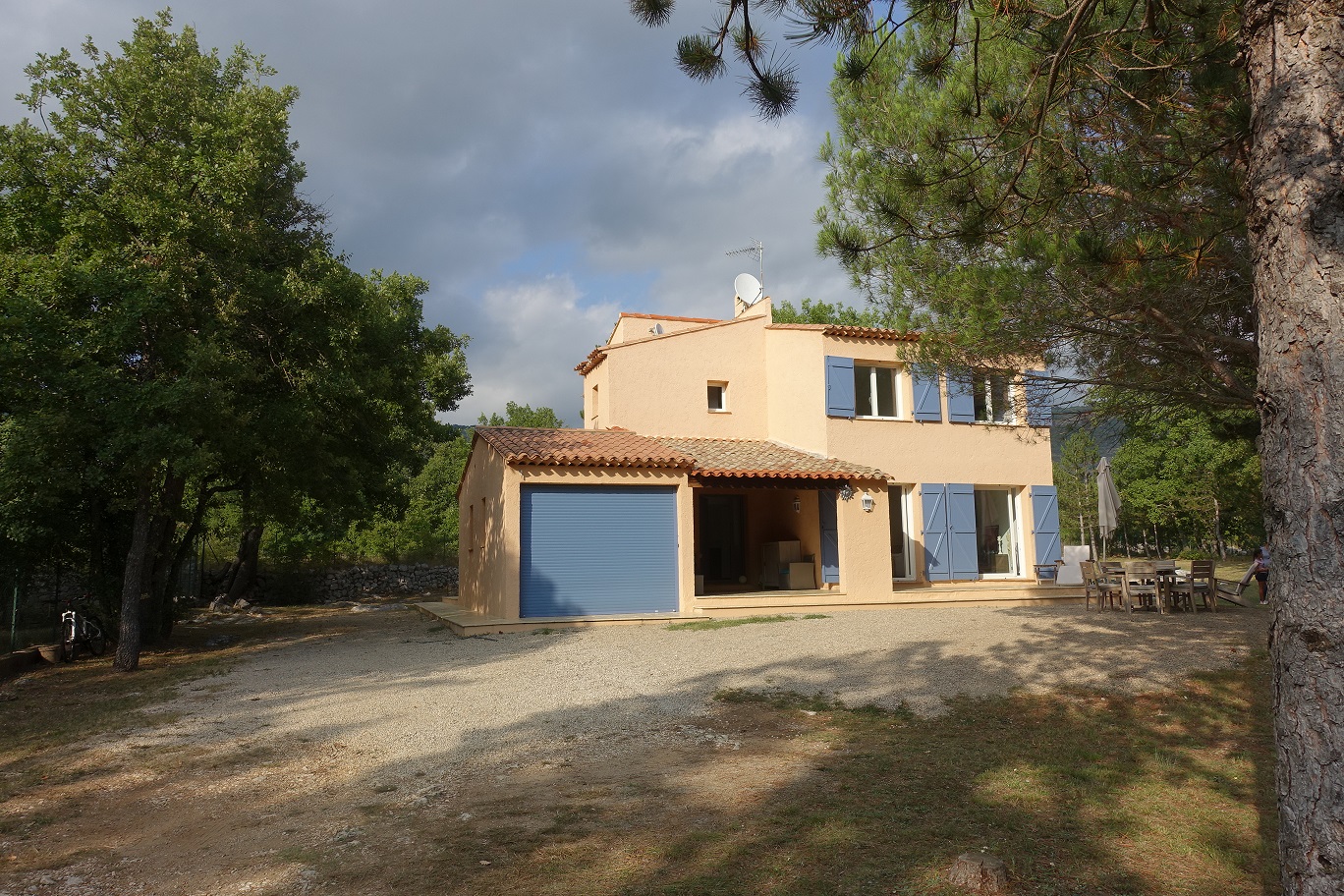 vente St VallierdeThiey Villa Individuelle 3 Chambres, 2362 m² de